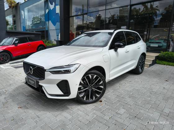 VOLVO XC60 2.0 T8 PHEV ULTRA DARK AWD GEARTRONIC